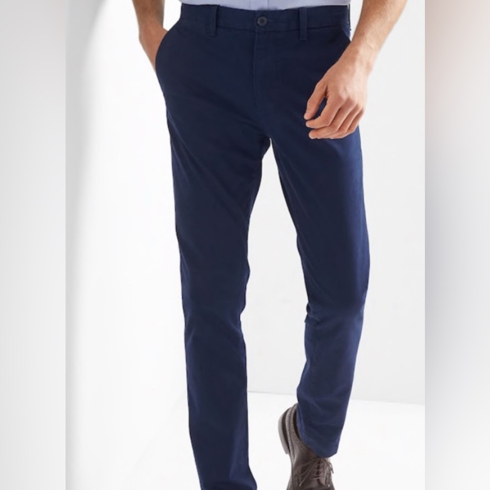 Gap Slim Essential Khaki Pant Size 34X32